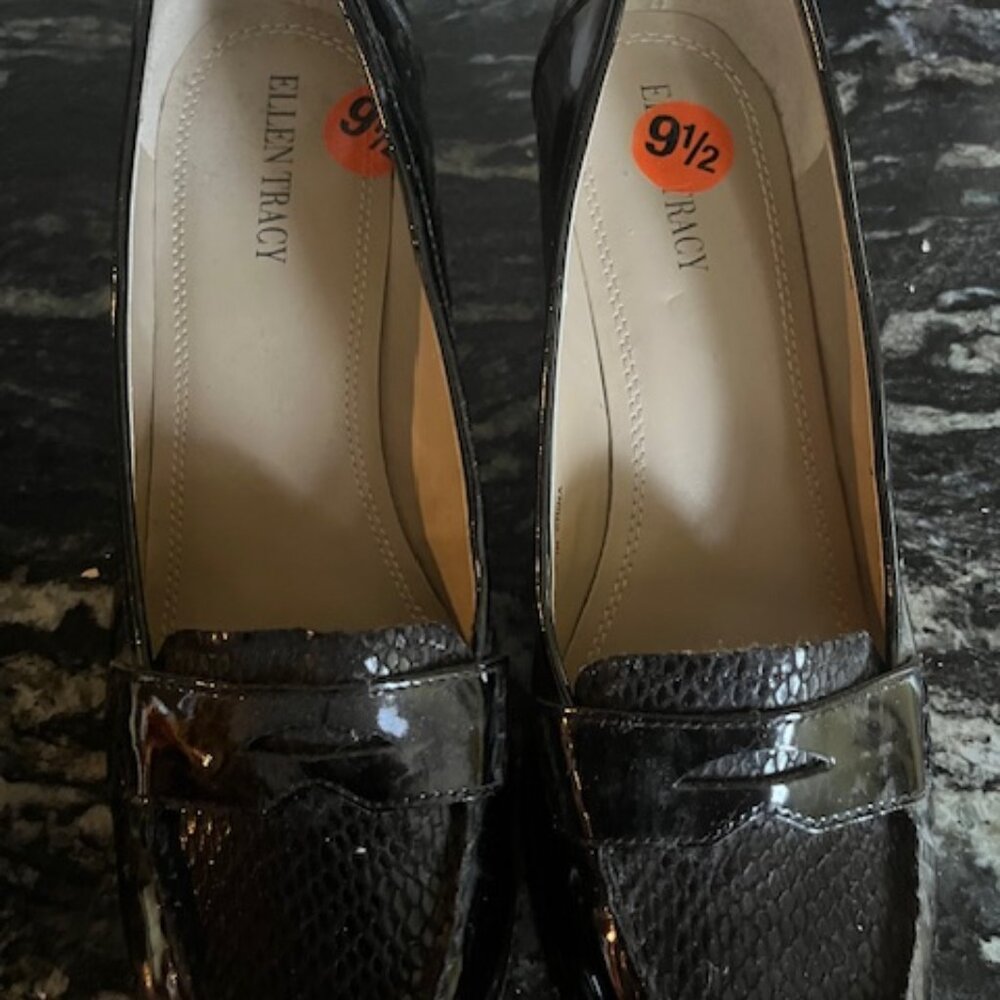 Ellen Tracey black patent 2.5" pumps, brand new